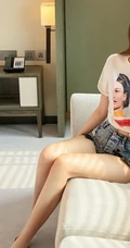 舞蹈系女生Helen肩带连衣裙加牛仔短裤气质图集