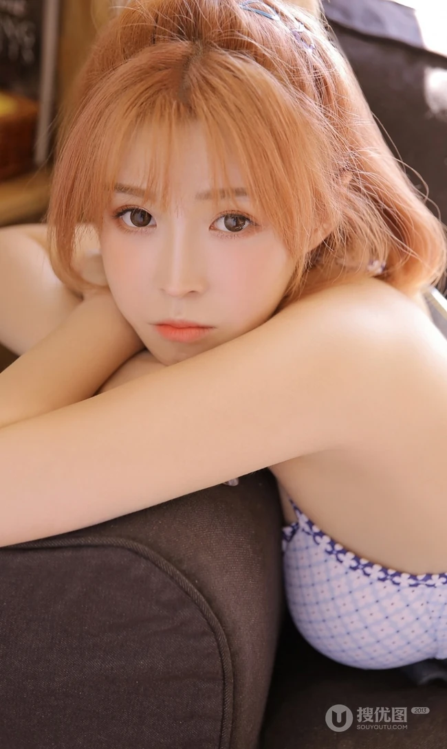 精选清新纯美肩带牛仔裤家居服少女唯美室内写真