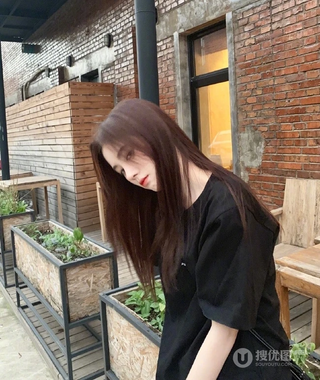 鞠婧祎微博晒生活，工作中各种好看的美美照片