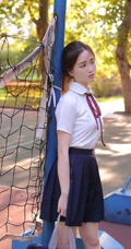 清纯制服短裙女生学生户外美拍，生活照写真图集