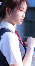 清纯制服短裙女生学生户外美拍，生活照写真图集