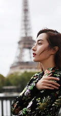 胡冰卿复古旗袍连衣裙优雅动人街拍写真图片