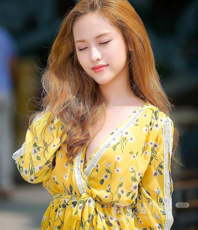 精选越南气质女生Thuyvi Cute气质写真，生活照片图集