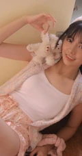 童年阳光里那一束美丽的花，花季少女唯美可爱室内写真照