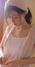 童年阳光里那一束美丽的花，花季少女唯美可爱室内写真照