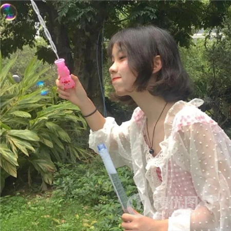 一起出去走走呗，好看的户外，室内等清新女生真人微信头像