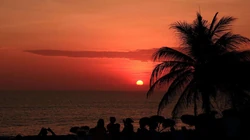 唯美夕阳下的大海，海边等好看景色风景壁纸图片