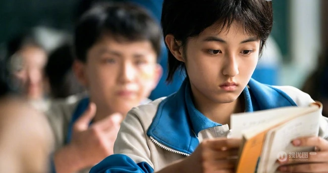 张子枫微博晒《我和我的祖国》个人剧照美图