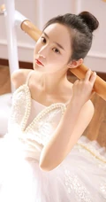 精选芭蕾舞裙少女训练房高清唯美写真图片
