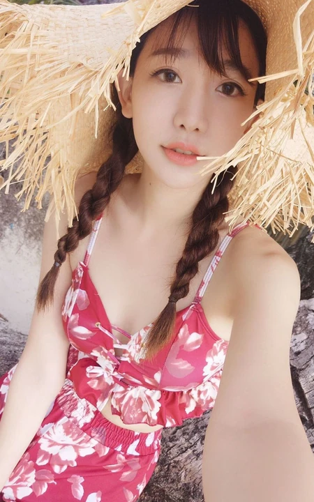 气质可爱又会跳芭蕾，气质女生陈潇自拍，生活照片图集