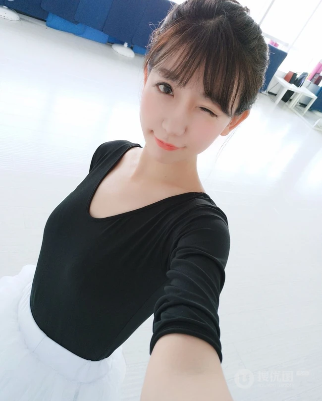 气质可爱又会跳芭蕾，气质女生陈潇自拍，生活照片图集