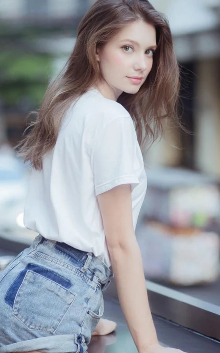白俄罗斯气质清新女生Anastasia Cebulska高清写真图集