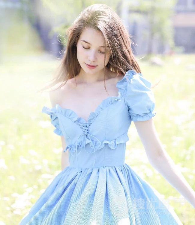 白俄罗斯气质清新女生Anastasia Cebulska高清写真图集