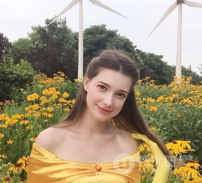 白俄罗斯气质清新女生Anastasia Cebulska高清写真图集