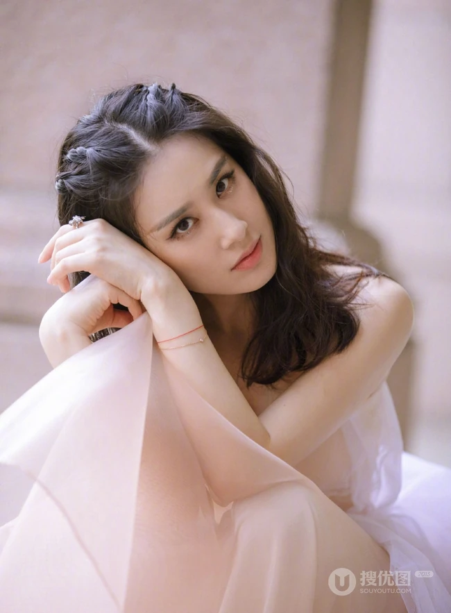 黄圣依气质礼裙连衣纱裙甜美怡人写真图片