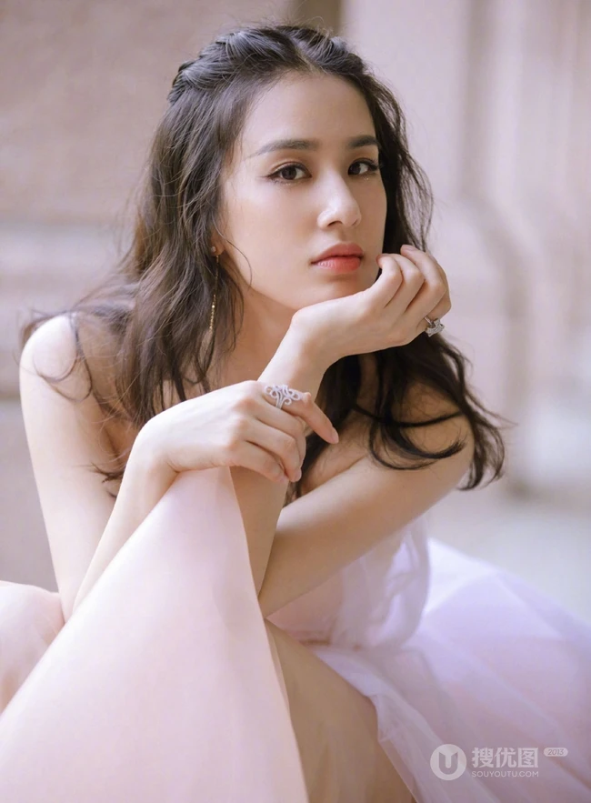黄圣依气质礼裙连衣纱裙甜美怡人写真图片