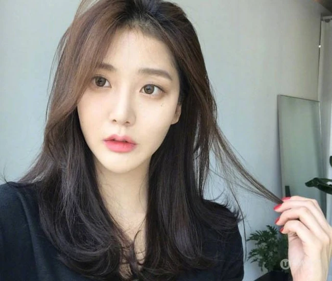 气质女生标配的慵懒风中长发 你们喜欢么？ 第9张