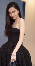 baby的气质国际范，黑色礼裙蓬蓬裙礼服优雅而气质