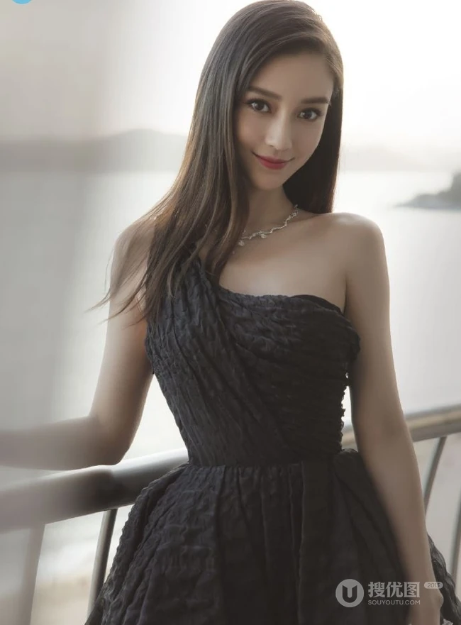 baby的气质国际范，黑色礼裙蓬蓬裙礼服优雅而气质