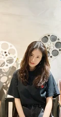郑合惠子唯美气质写真生活照，两套服饰诠释别样魅力
