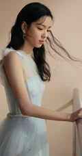 庄达菲清新优雅淡蓝连衣裙唯美写真图片