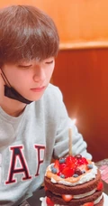 台湾歌手陈立农晒生日美照，庆祝自己19岁生日快乐