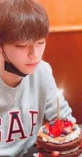 台湾歌手陈立农晒生日美照，庆祝自己19岁生日快乐