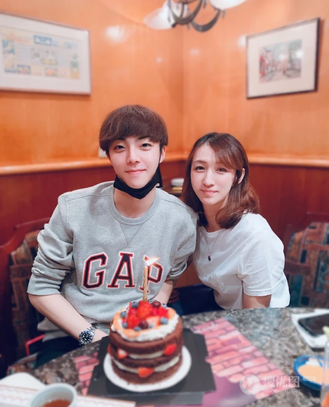 台湾歌手陈立农晒生日美照，庆祝自己19岁生日快乐