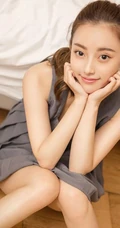 此生相遇，便再无憾。清秀双眼皮女生气质连衣裙写真图片