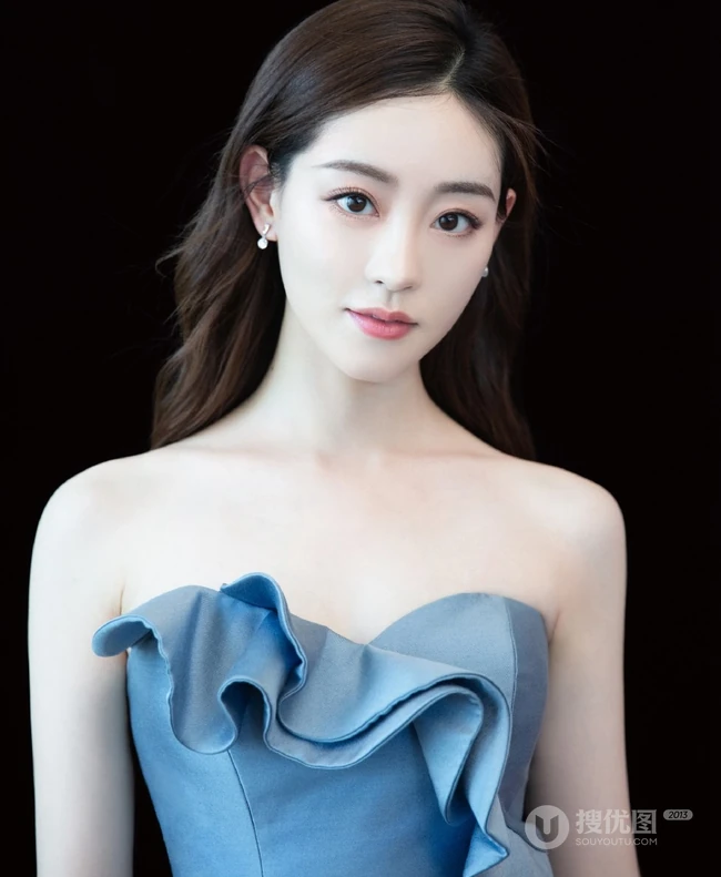 祝绪丹气质棚拍写真，蓝色礼裙连衣短裙柔美动人