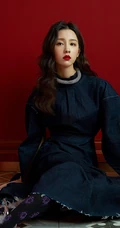 陈都灵卷发红唇唯美优雅复古风格写真图片