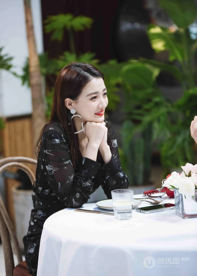 电视剧《女儿们的恋爱》发布剧照，徐璐，张铭恩cp感十足
