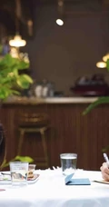 电视剧《女儿们的恋爱》发布剧照，徐璐，张铭恩cp感十足