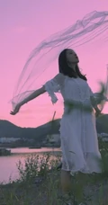 陈瑶唯美梦幻户外写真，白裙飘飘仙气十足