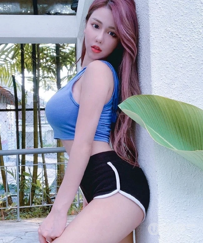 气质F杯女生清新动人自拍，写真，生活照图片