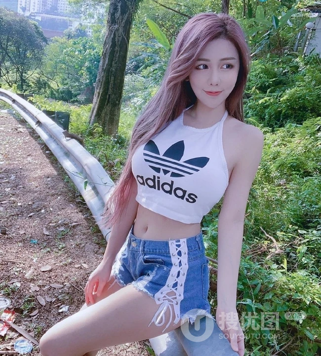 气质F杯女生清新动人自拍，写真，生活照图片