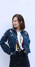 刘诗诗甜美温婉牛仔服黑裙酷美写真图片