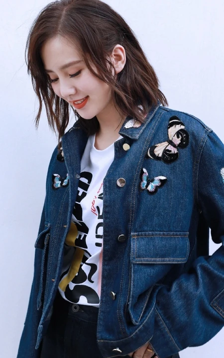 刘诗诗甜美温婉牛仔服黑裙酷美写真图片