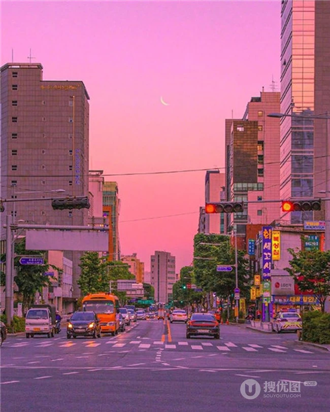 落日余晖下的城市黄昏、城市街景、俯拍城市等唯美好看图片