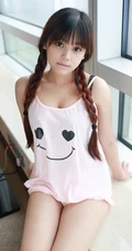 脸蛋很萌身材很匀称的气质女生小月儿气质写真图集