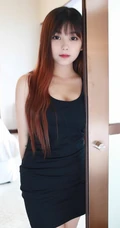 脸蛋很萌身材很匀称的气质女生小月儿气质写真图集