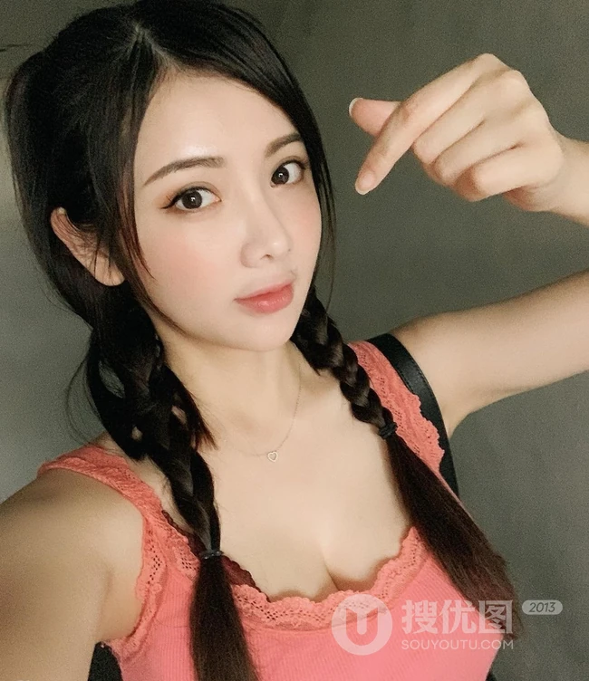 欧州修身版佐佐木希气质自拍，泳装写真，生活照片