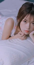 肩带印花睡衣少女居家清新可爱室内家居写真