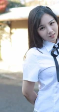 紧身制服短裙匀称少女徐微微户外公园气质写真图集