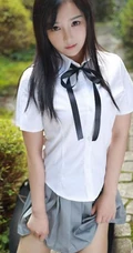 紧身制服短裙匀称少女徐微微户外公园气质写真图集
