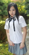 紧身制服短裙匀称少女徐微微户外公园气质写真图集