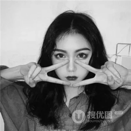 自带气质的各种类型女生高清好看微信黑白头像