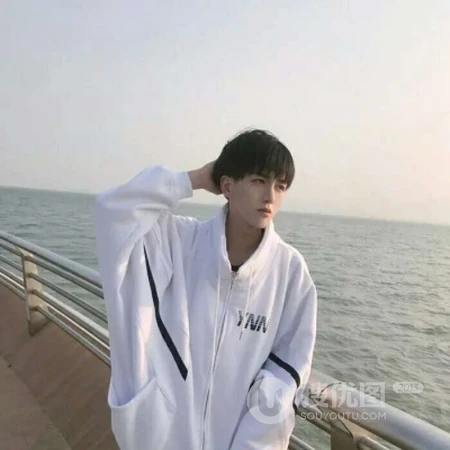 适合喜欢酷酷帅气好看的男孩子，男生高清微信头像