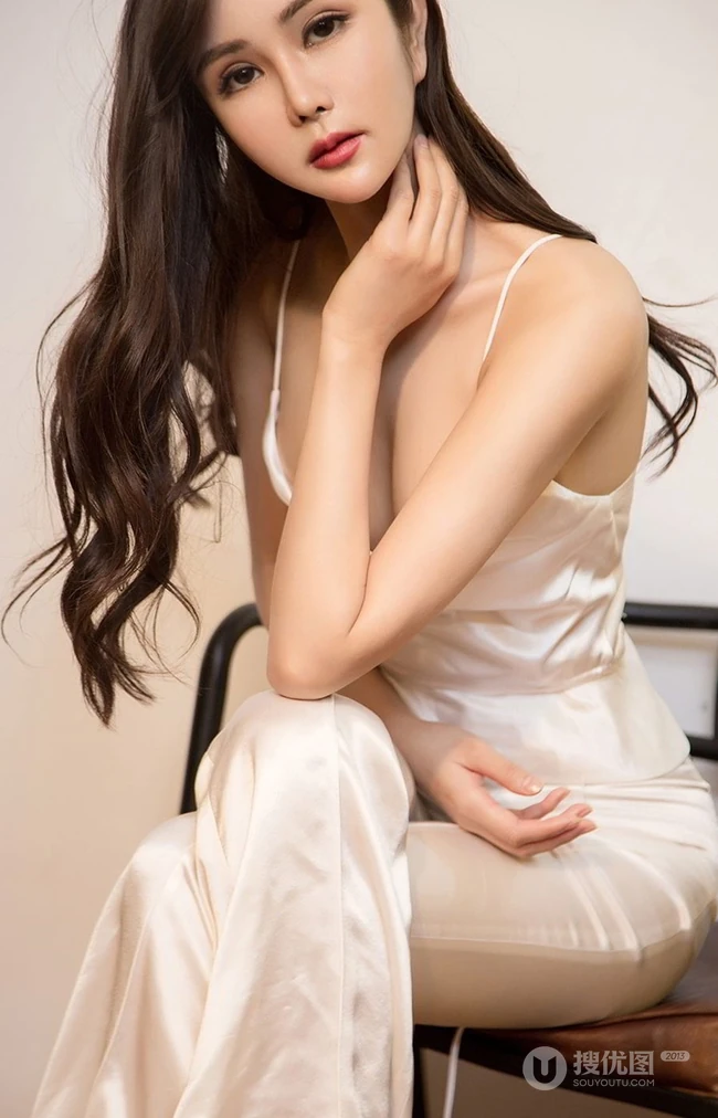 有一种女生，自带气质特质-女生Katrine不矜持的气质写真图片