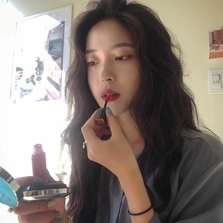 &ldquo;慵懒感&rdquo;长卷发女生图片 适合鹅蛋脸女生的长卷发发型